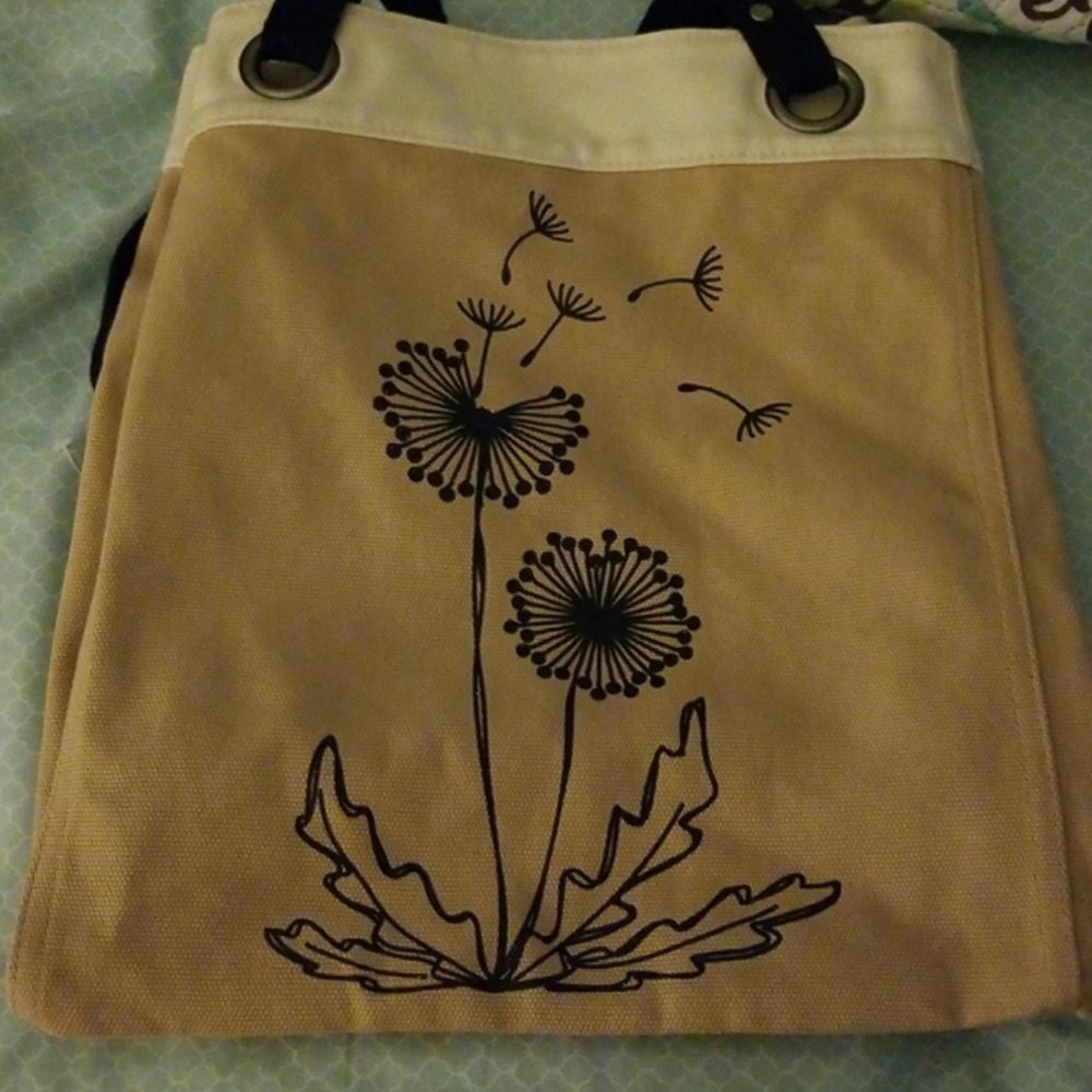 Essential storage tote